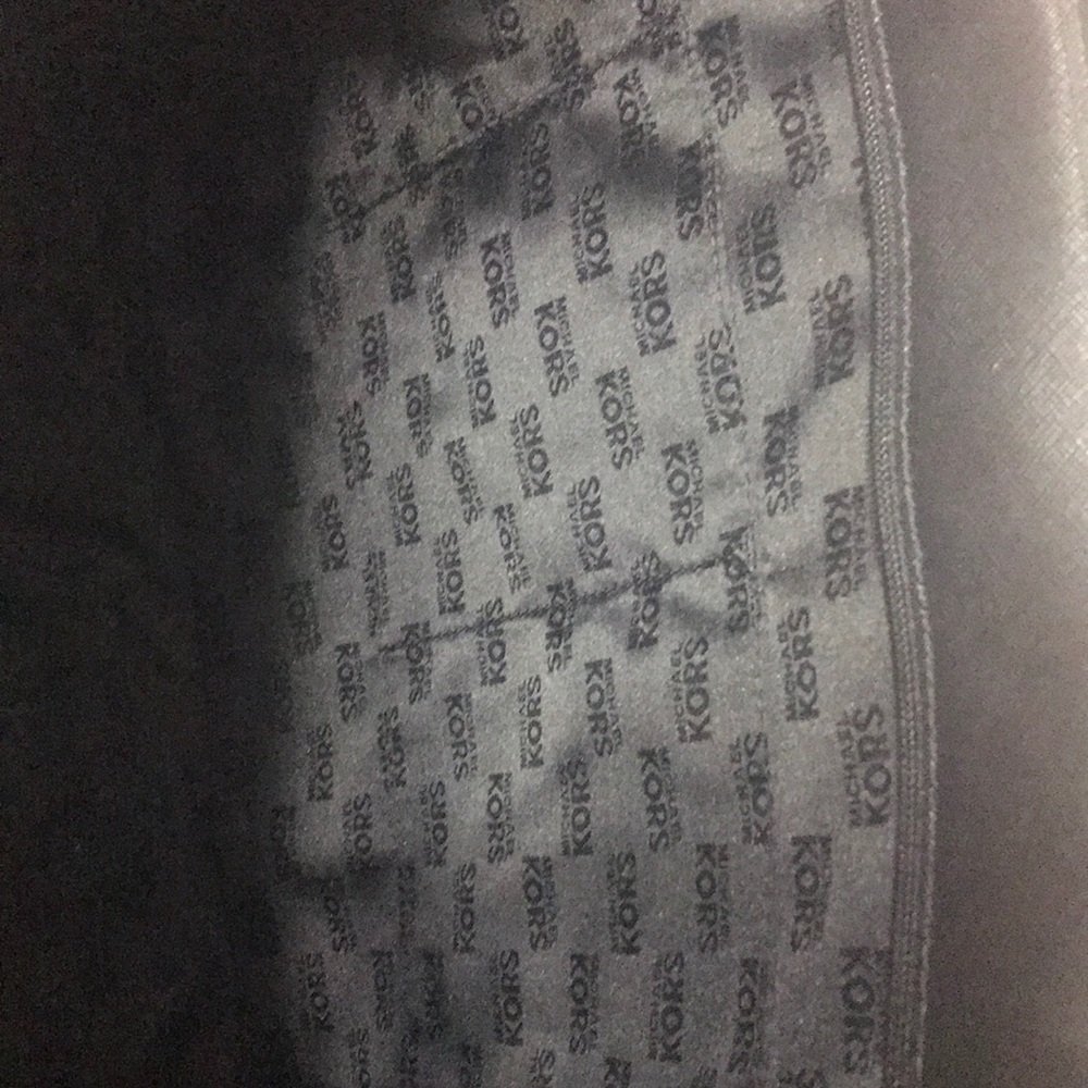 MichaelKors Jet Set Violet Tote - Picture 5 of 6